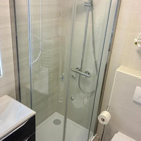 Apartament Awesome In With Wifi Palit