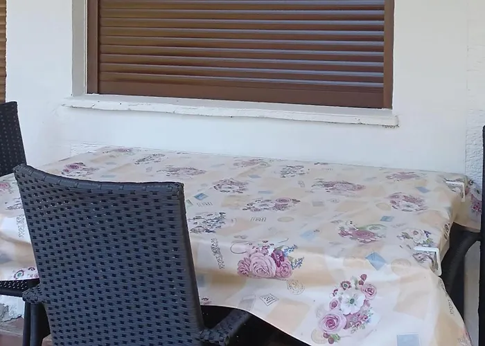 Apartamento Awesome In With Wifi