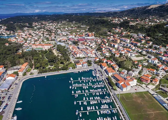 Apartamento Awesome In With Wifi